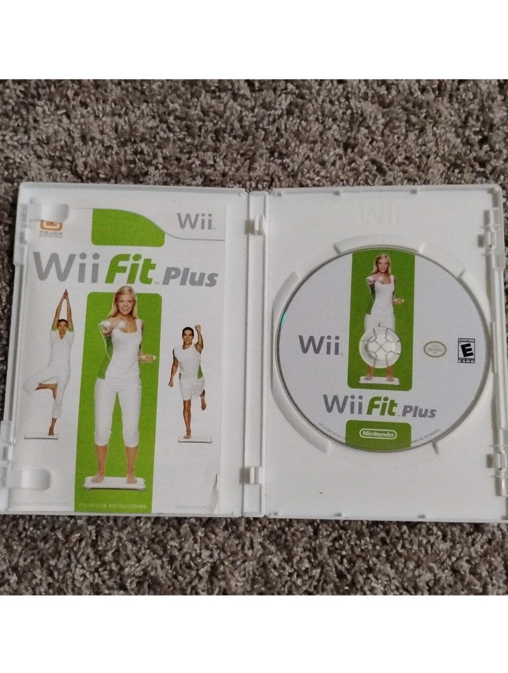Wii Fit Plus (Nintendo Wii) - Complete in Case CIB w/ Manual